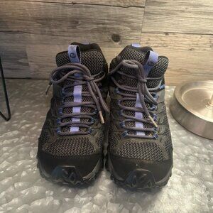 Merrell Moab FST 2 Mid WP hiking boots in black and purple. Boys  size 7